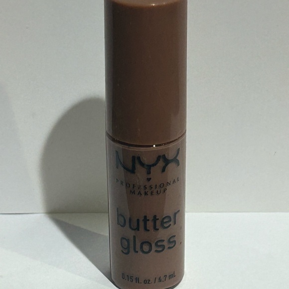 NYX Butter Gloss - Cinnamon Roll - Picture 2 of 3